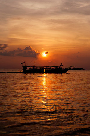 Transverse_Dive_Boat_Sunset_SDL6985