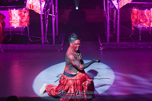 Tuaca Body Art Ball Rams Head Live 03222009_0239