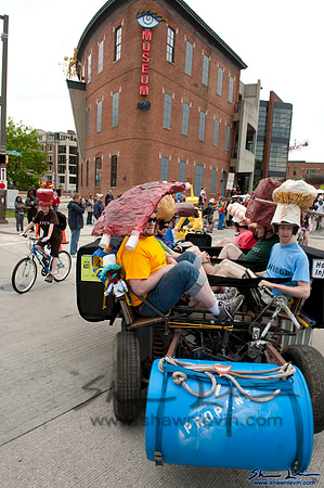 AVAM Kinetic Sculpture Race 2009_0211.jpg